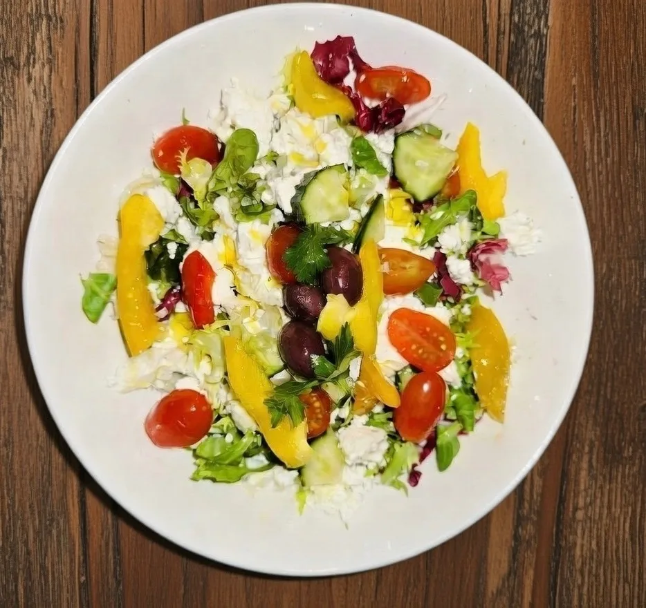 GREKISK SALLAD